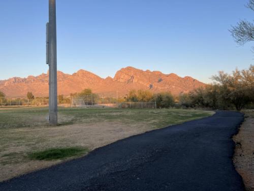 Private Home - Billiards, Mountain Views, Private Desert Access, HOA Pool & Spa, BBQ, at Lambert Park - Bourbondale detail