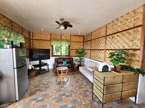 Siquijor Cottage Lynn with Solar System in มาเรีย