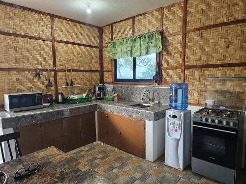 Siquijor Cottage Lynn with Solar System in มาเรีย