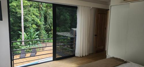 Hotel Evasion - image 2