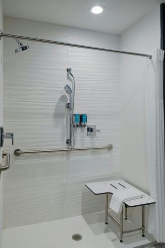 Aloft Columbus - image 11