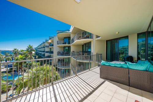 Phoenix on the Bay 1419 condo in Caswell