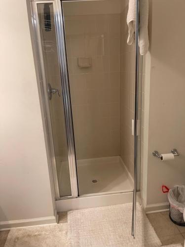 ฝักบัว, Owesome! in ลอเรล (MD)