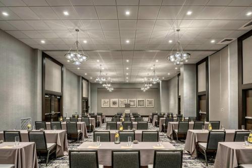 Renaissance Boston Patriot Place Hotel - image 6