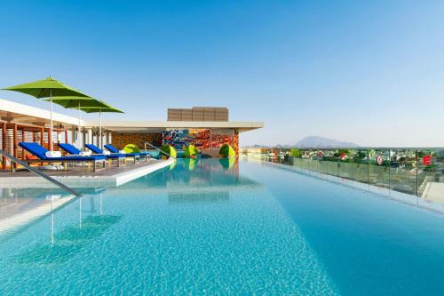 Swimming pool, Aloft by Marriott Al Ain in Al Ain