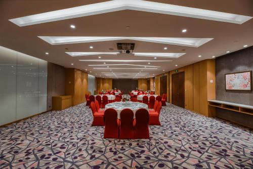 Libo Xiaoqikong Ruijing Hotel