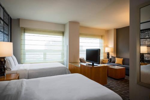 Renaissance Chicago O'Hare Suites Hotel - image 9