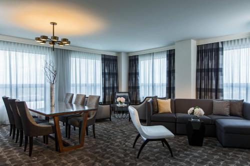 Renaissance King Suite with Sofa Bed