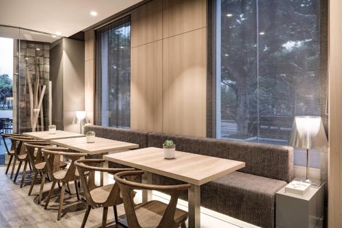 Bar/lounge, AC Hotel Burgos in Burgos