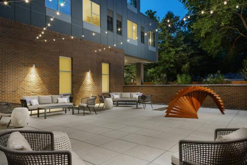 บริการและสิ่งอำนวยความสะดวก, AC Hotel Chapel Hill Downtown in ชาเปล ฮิลล์ (NC)