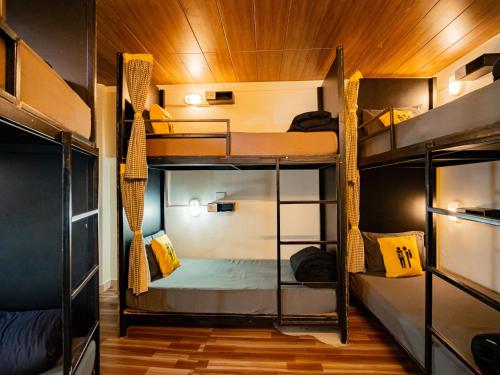 1 bunk bed