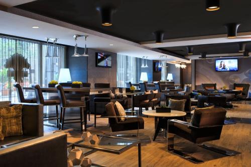 Renaissance Cincinnati Downtown Hotel - image 3