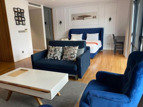 Luxurious Condo in Heart of Kuala Lumpur with Rooftop Garden - image 2
