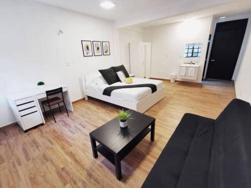 Room in Lodge - Cozy Room With Terrace in Mexico City, Mexico