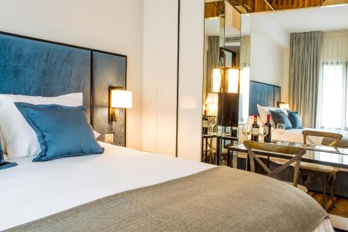 room detail thumbnail 0