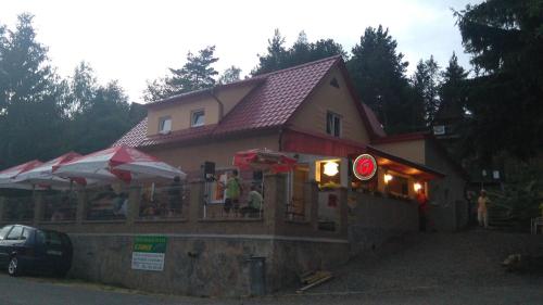 Rybarska Chata U Sumce in 斯特日布羅