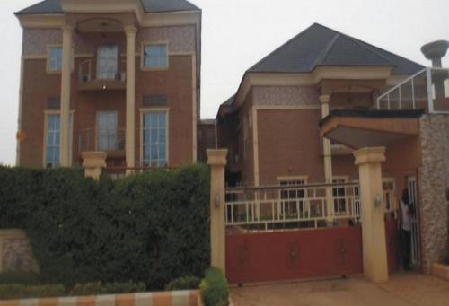 Sheriffyt Royale Hotel - Business Suite in Ikorodu