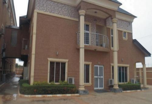 Sheriffyt Royale Hotel - Business Suite in Ikorodu