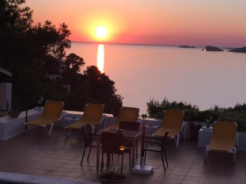 Hostal Cala Moli - image 14