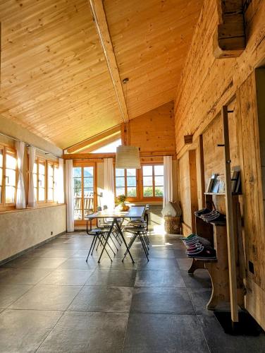 Étterem, Chalet Grittelihus, large bathroom, Lots of living space, nhe Interlaken in Diemtigen