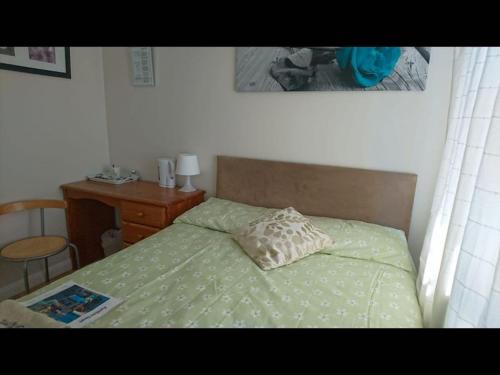 Room in Guest room - Double Room private shower room deg-yr - image 14