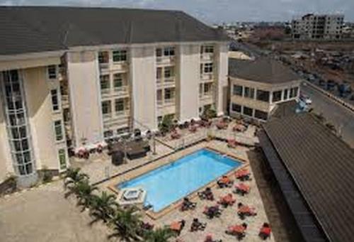 Hampton Towers Spa - Deluxe Twin in Асаба