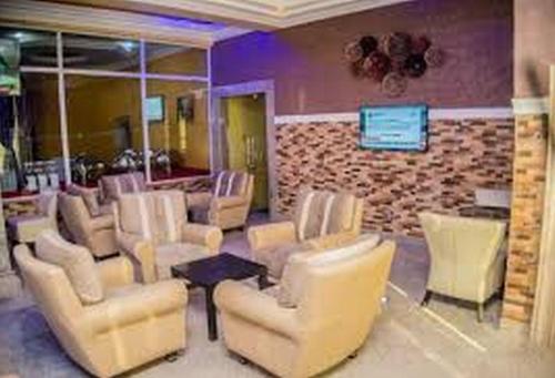 Hampton Towers Spa - Deluxe Twin in Асаба