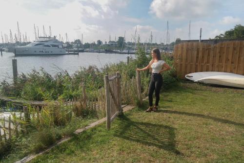 8 pers. Holiday home Carla in front of the Lauwersmeer - image 10