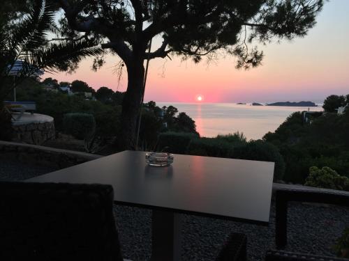 Hostal Cala Moli - image 11