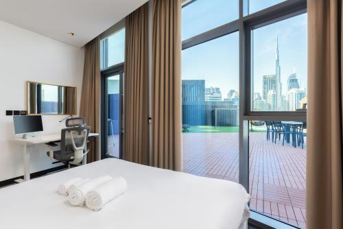 Waves - Spacious 2BR Apartment with Burj Views & Terrace, Dubái (foto 5)