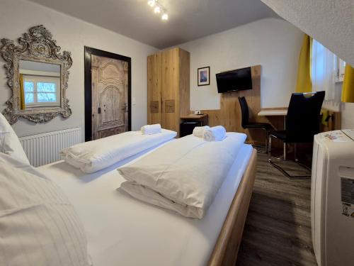 1 queen bed