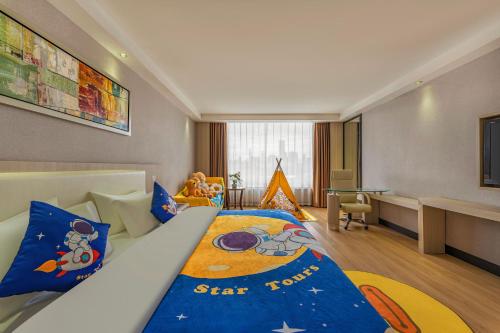 King Room with Spa Bath image 4