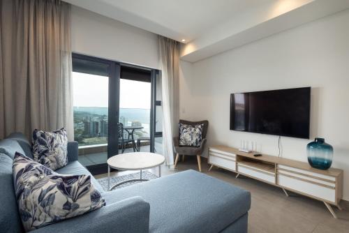 1903 Oceans Apartment - by Stay in Umhlanga