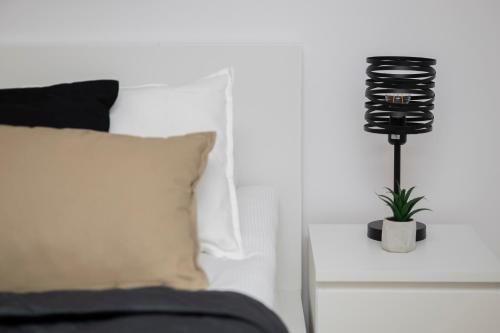 Comfortable Apartment with Two Bedrooms & Parking by Noclegi Renters - image 3