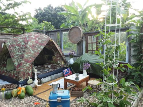 Samatha Camper Samatha Camper