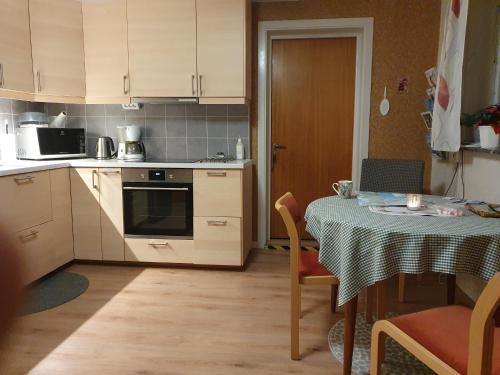 Bo hos Nancy i Olme in Kristinehamn