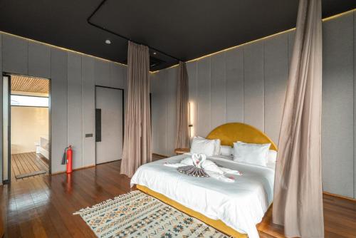 Deluxe Villa image 8