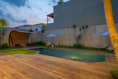 Deluxe Villa image 2