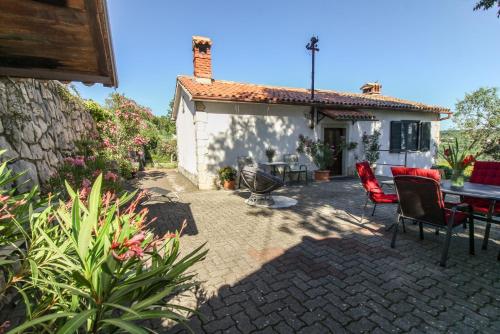 Roža in Sveti Bartol (Haus für 2-3 Personen), Labin (photo 2)