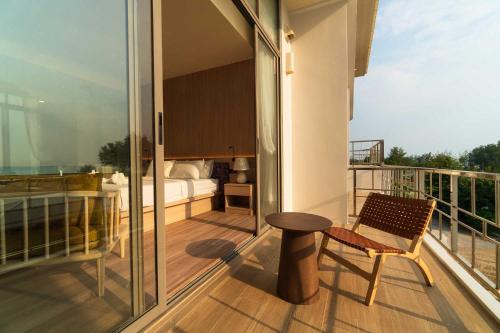 Koh Talu On Shore Hotel & Resort in Bang Saphan