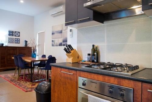 Konyha, Omaroo High Country Retreat in Bonnie Doon