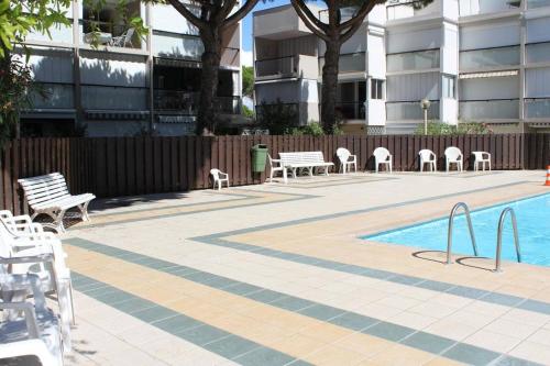 Two-Bedroom Apartment with Harbour View image 1