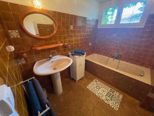 Le logis d Adrien in Saint-Etienne-de-Lisse