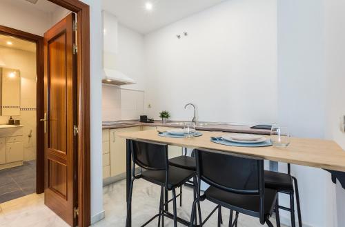 Sevilla LuxSevilla Moderno Piscina Free Parking 3-Star Guesthouse pool