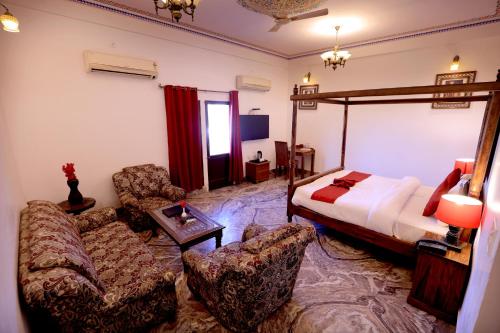 Superior Double Room image 10