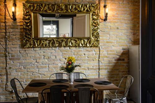 New - WalnutTree Double 12 Person Apartment central in Budapest - Hungary - image 5