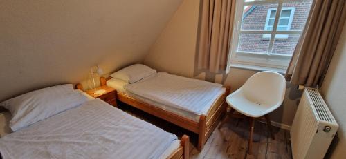 Three-Bedroom House image 4