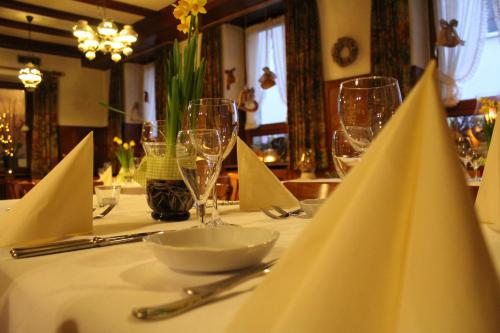 Restaurant, Gasthof und Pension zum Lowen in Hirschberg an der Bergstrasse