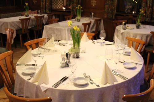 Restaurant, Gasthof und Pension zum Lowen in Hirschberg an der Bergstrasse