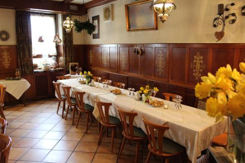Restaurant, Gasthof und Pension zum Lowen in Hirschberg an der Bergstrasse